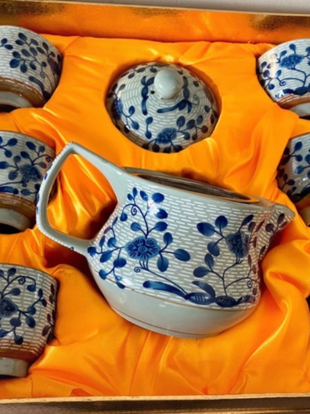 Blue and White China Tea Set Floral Motif Kung Fu Tea Ceremonies in Box